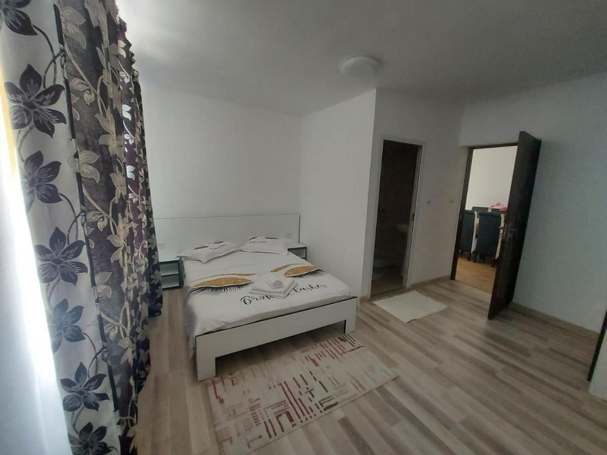 Casa De Vacanta Maga Дубова Экстерьер фото